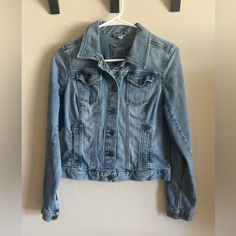 Ann Taylor Loft crop denim jacket Size XS